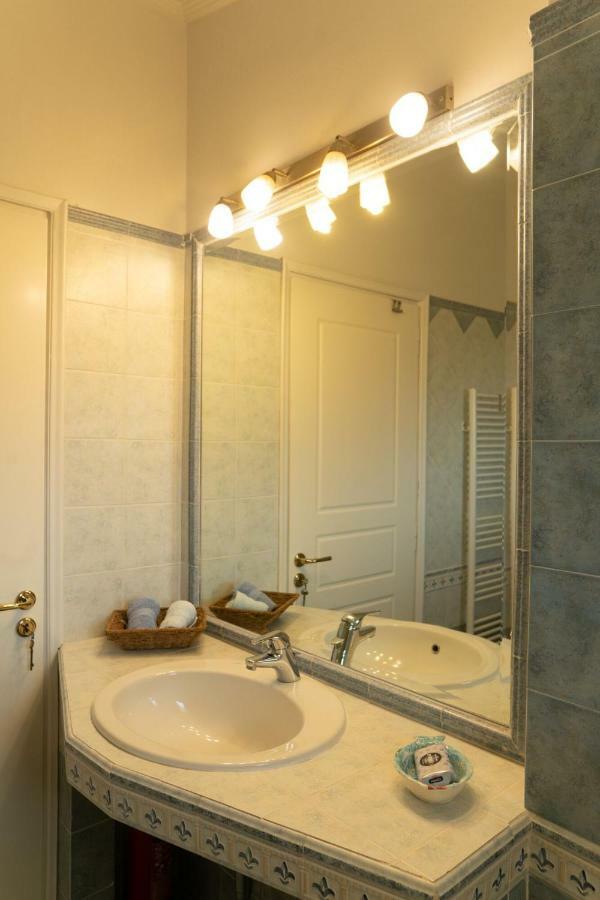 דירות אנביסוס Nostalgia Seaview House מראה חיצוני תמונה